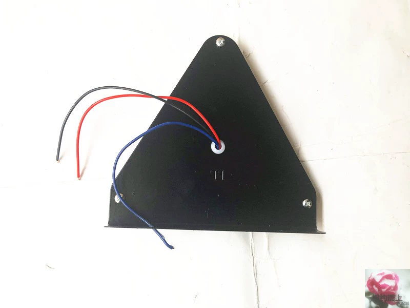 12V24V货车挂车 防追尾爆闪雾灯三角形LED爆闪灯七彩灯后雾灯